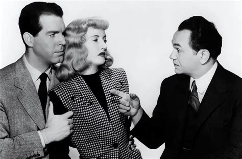 Double Indemnity - A Sultry Tale of Betrayal and Twisted Desire!